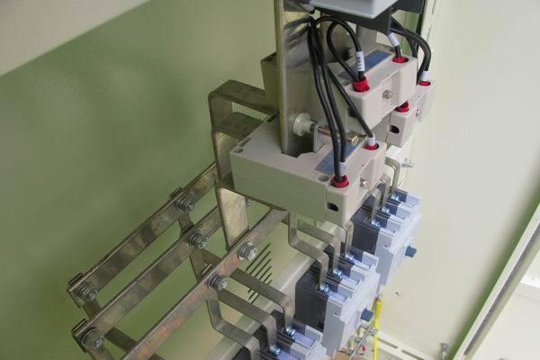 沈丘配电柜-应急照明配电柜使用对工作人员的具